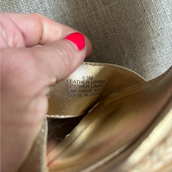 Lilly Pulitzer Bridgette Gold Metallic Wedge sz 8.5 - Picture 11 of 11